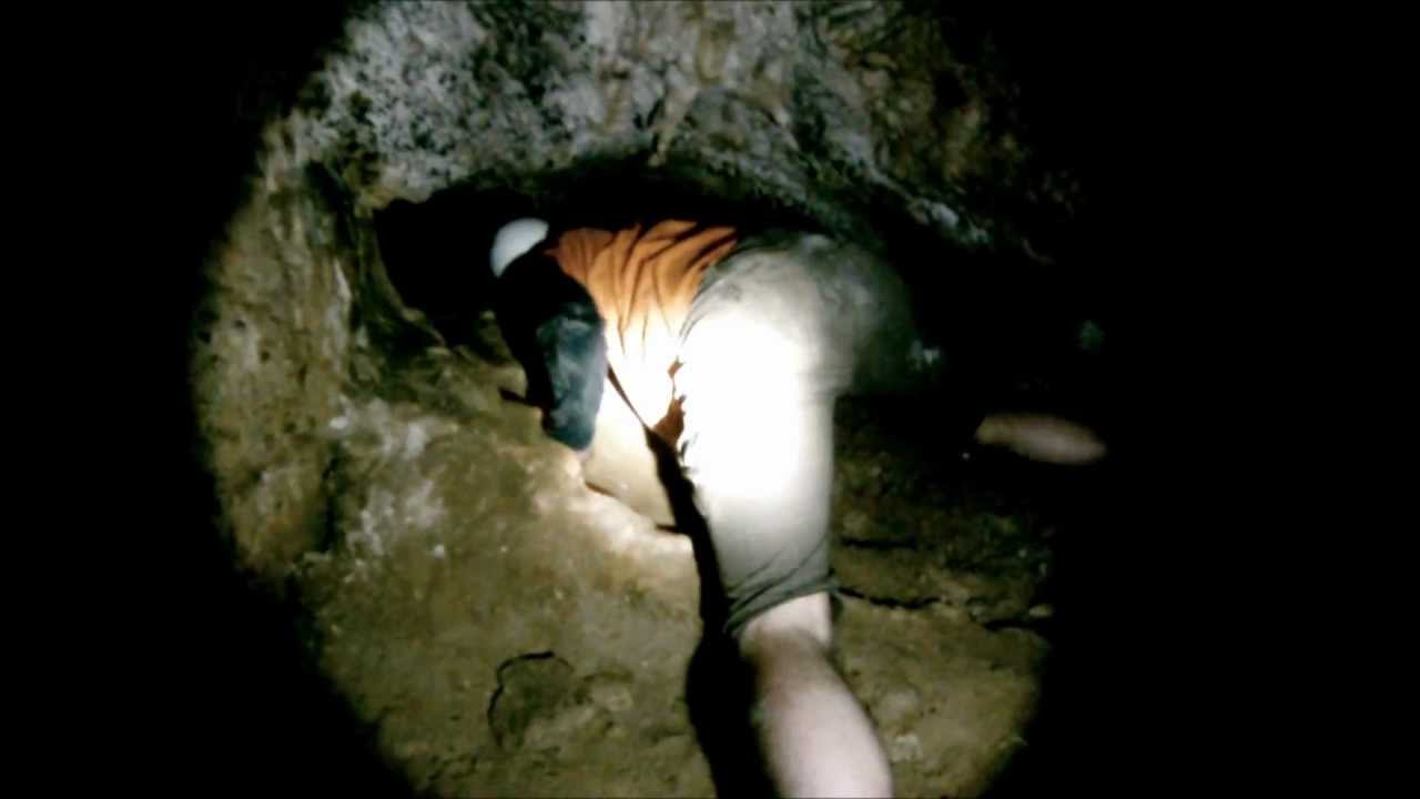 Espeleologia a la cova de les Encantades (Queralbs, Ripollès)