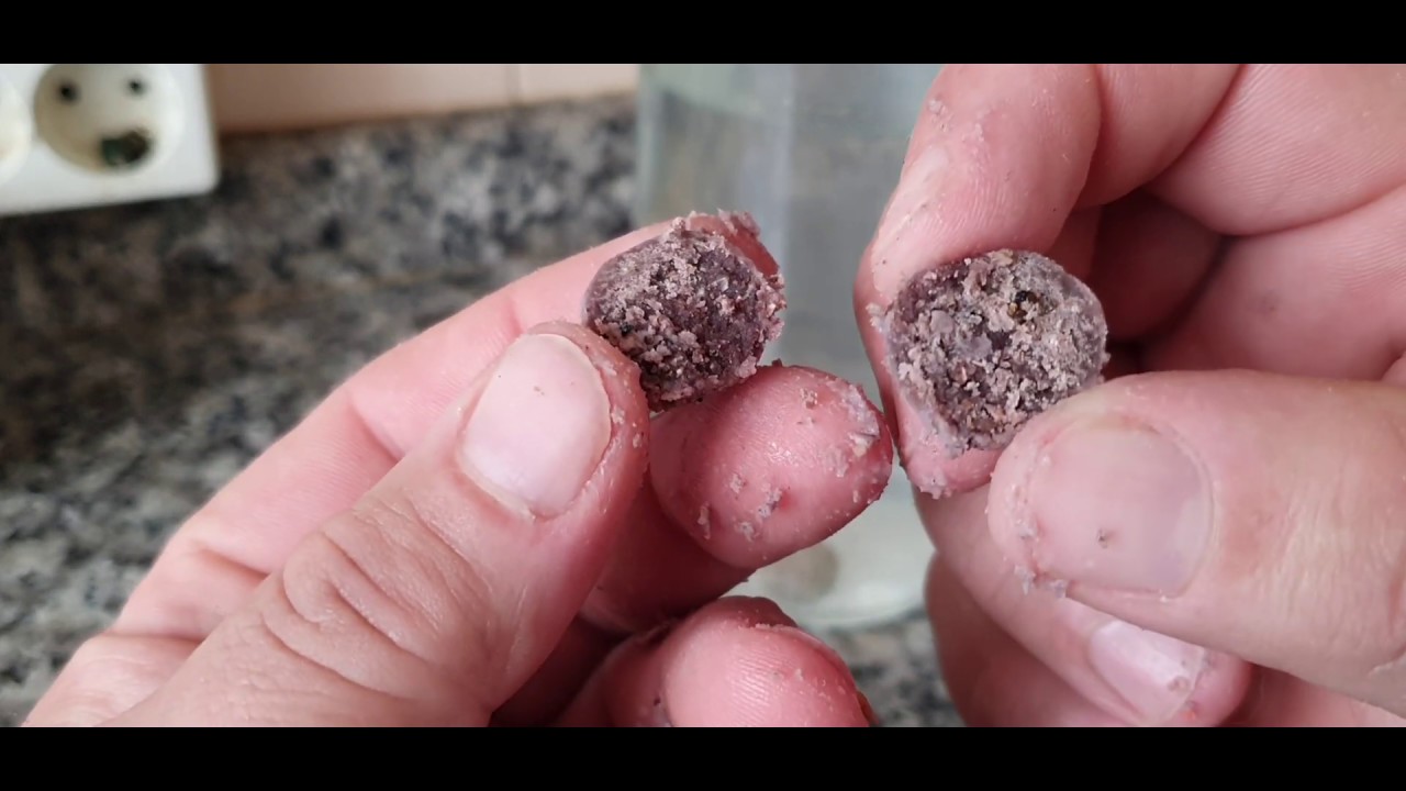 Como se comportan los boilies en el agua ?
