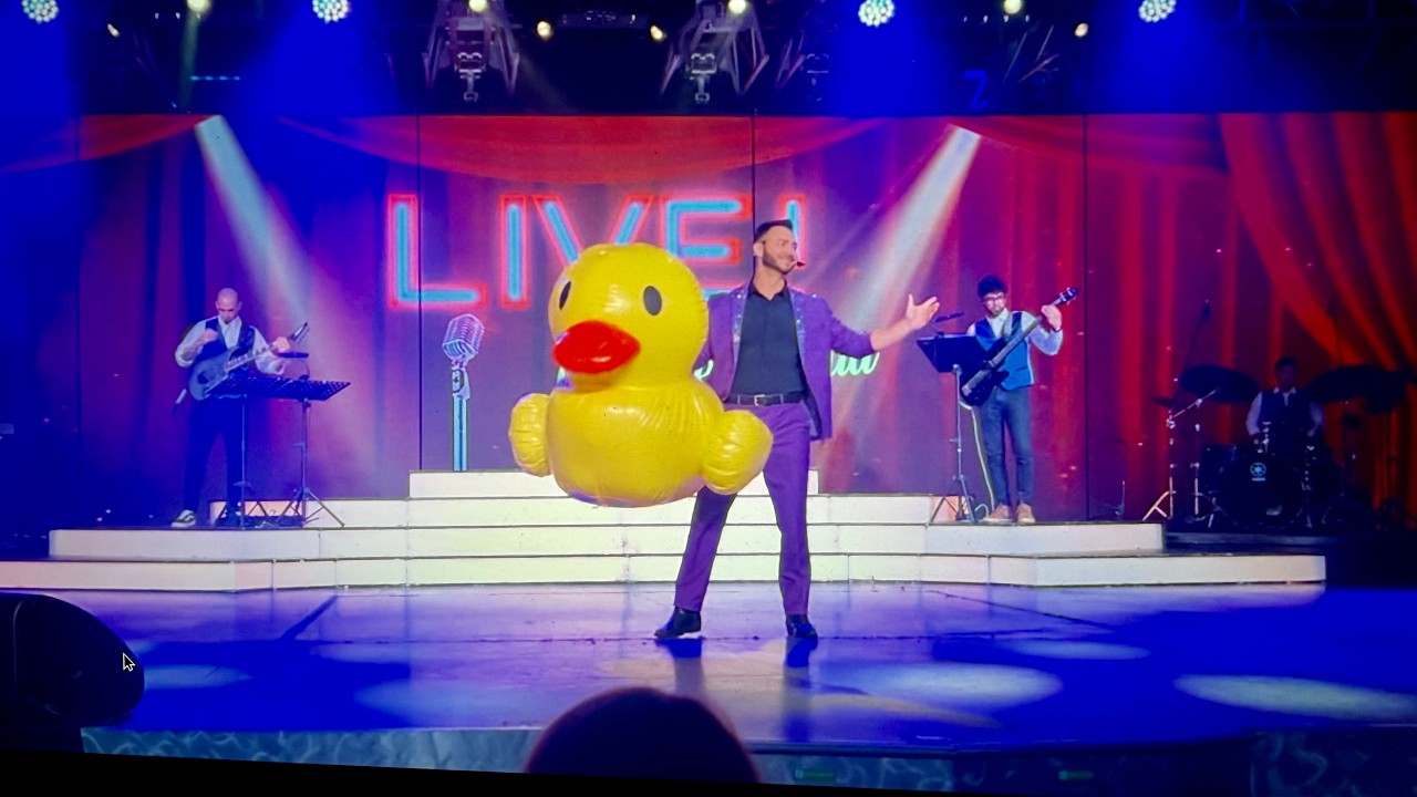 Zee Zeus | Headliner Comedy Magic | Live Shows 2023-2025