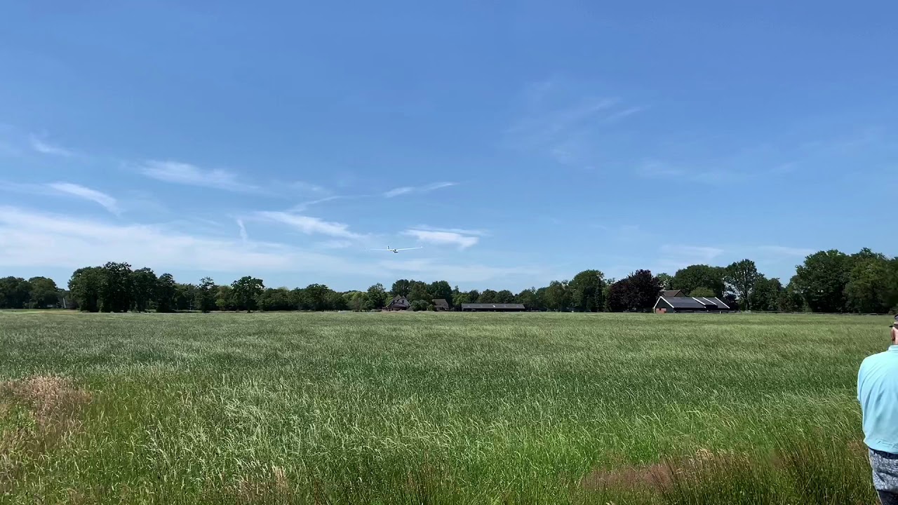 9,2m ASW28 Nico - low pass & landing