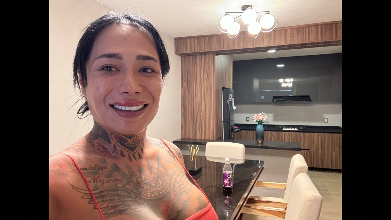 Kary Torres Oficial est&aacute; en vivo Domingo en casa vamos a comer