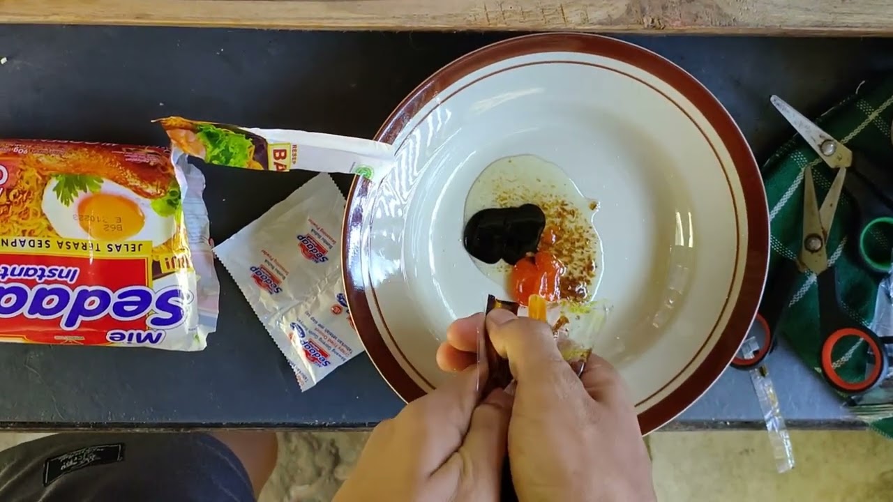 TEKS PROSEDUR CARA MEMBUAT MIE GORENG (TUGAS B.INDONESIA)