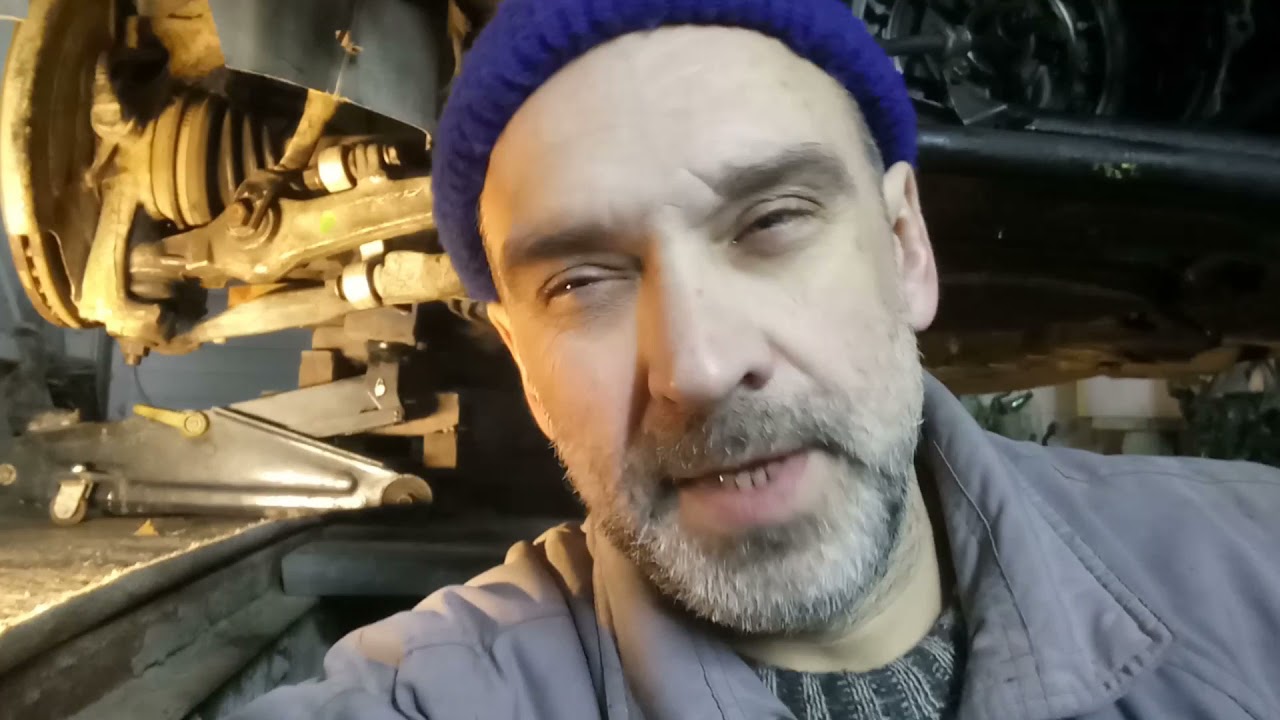 Ауди а4  замена нижних  рычагов.