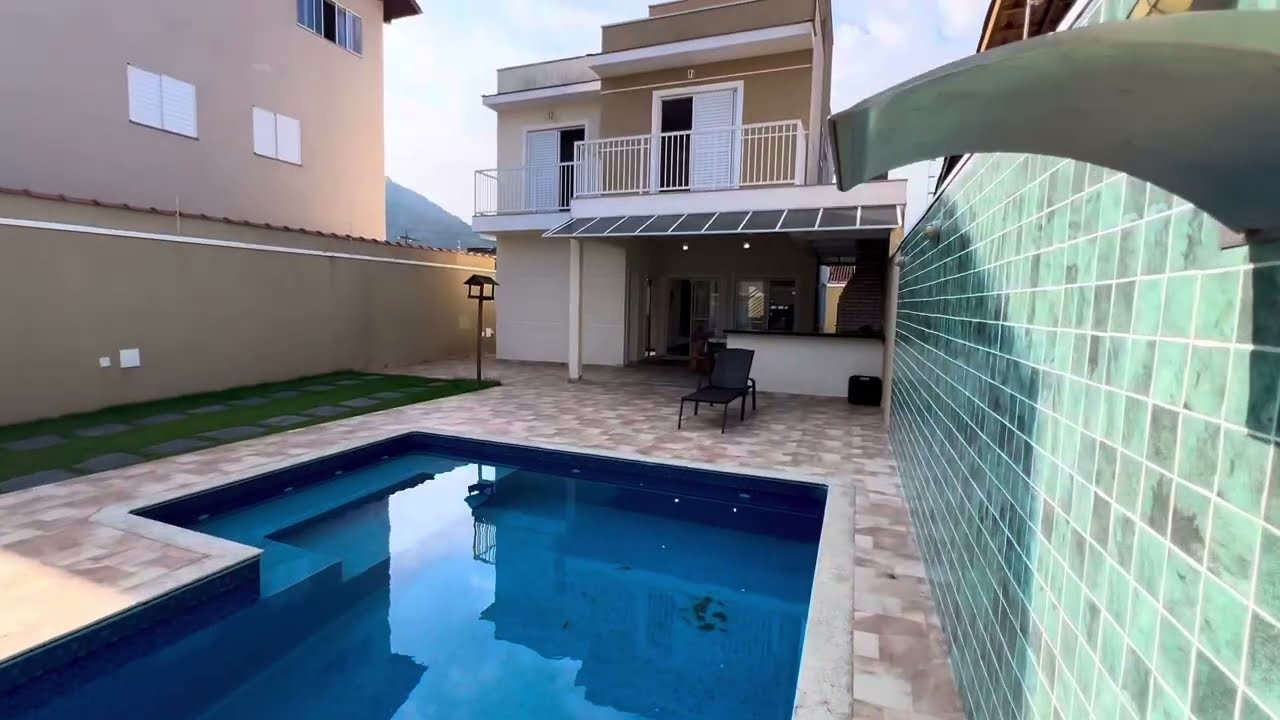 Casa a Venda a Poucos Passos Da Praia Em Ubatuba-SP