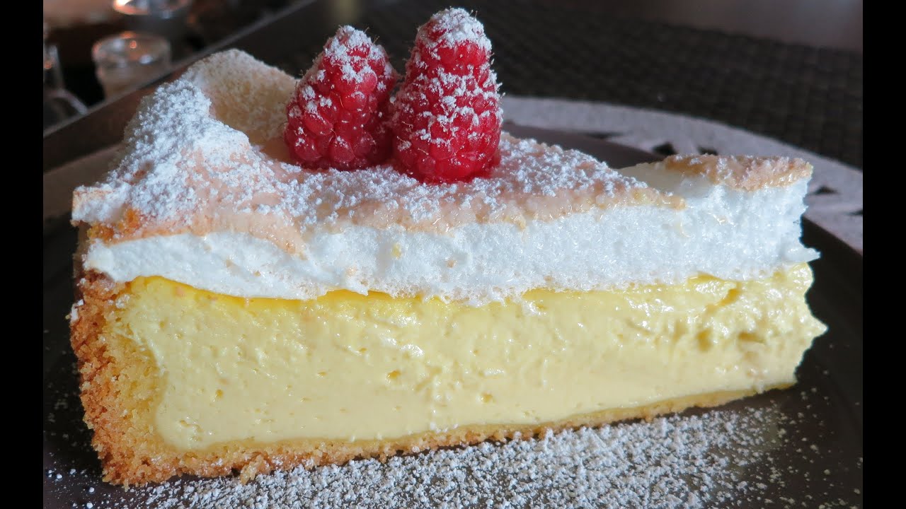 Topfen-Sauerrahmkuchen mit Schneehaube