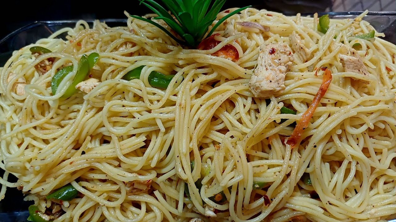 Yummy & spicy chicken spaghetti Recipe || easy noodles recipe by shahzeen basit