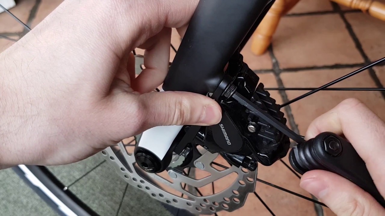 Flat Mount Bicycle Brake - Cannot adjust as bolt shifts the calliper
