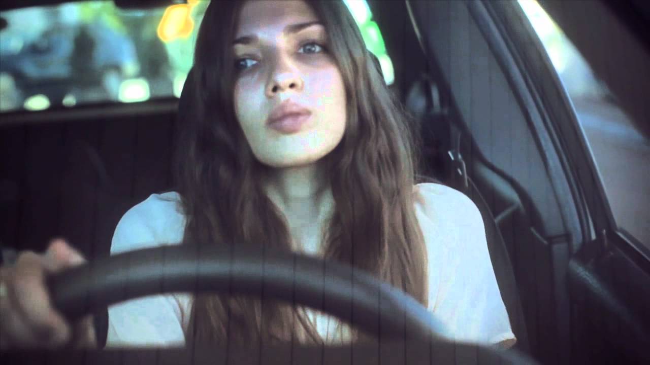 la iaia - La platja (videoclip Oficial)