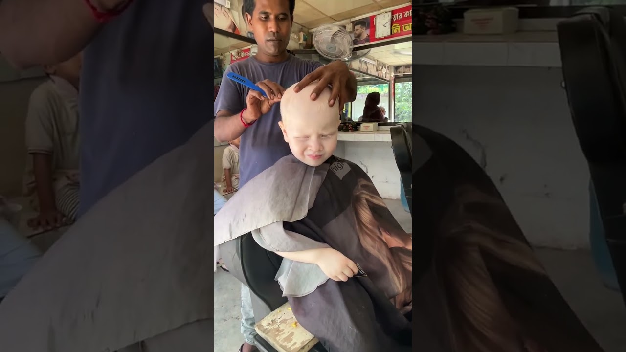 আমেনার 2 বছর 8  মাস পরে চুল কেটে দেওয়া হল। খুব সুন্দর ভাবে বসে আছে মাসা আল্লাহ   25/8/25  1টা 9 মি: