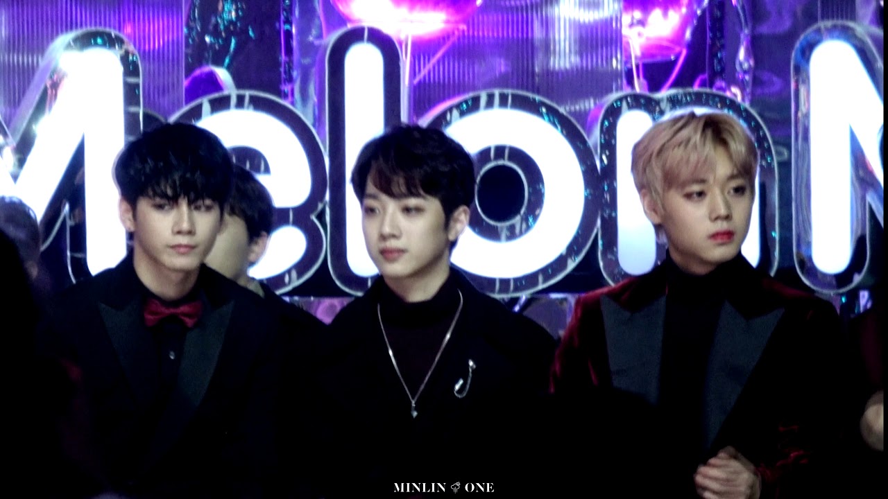 171202 MMA 라이관린 - Love me Love me+ Really Really 대기석