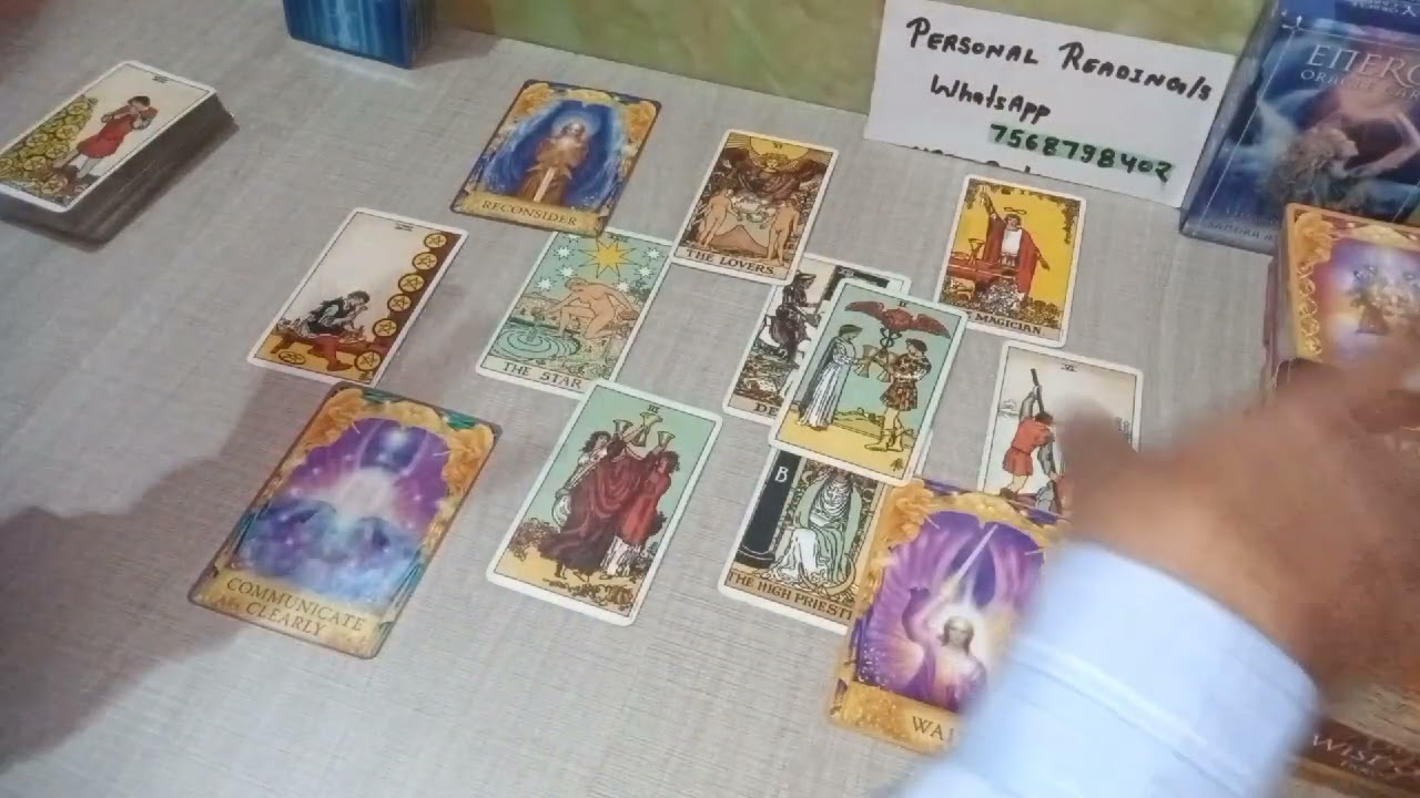 आप Soulmates हैं/नहीं🧐⚔️💕🫂 #nextaction  #soulmatereading #twinflamereading #tarot 