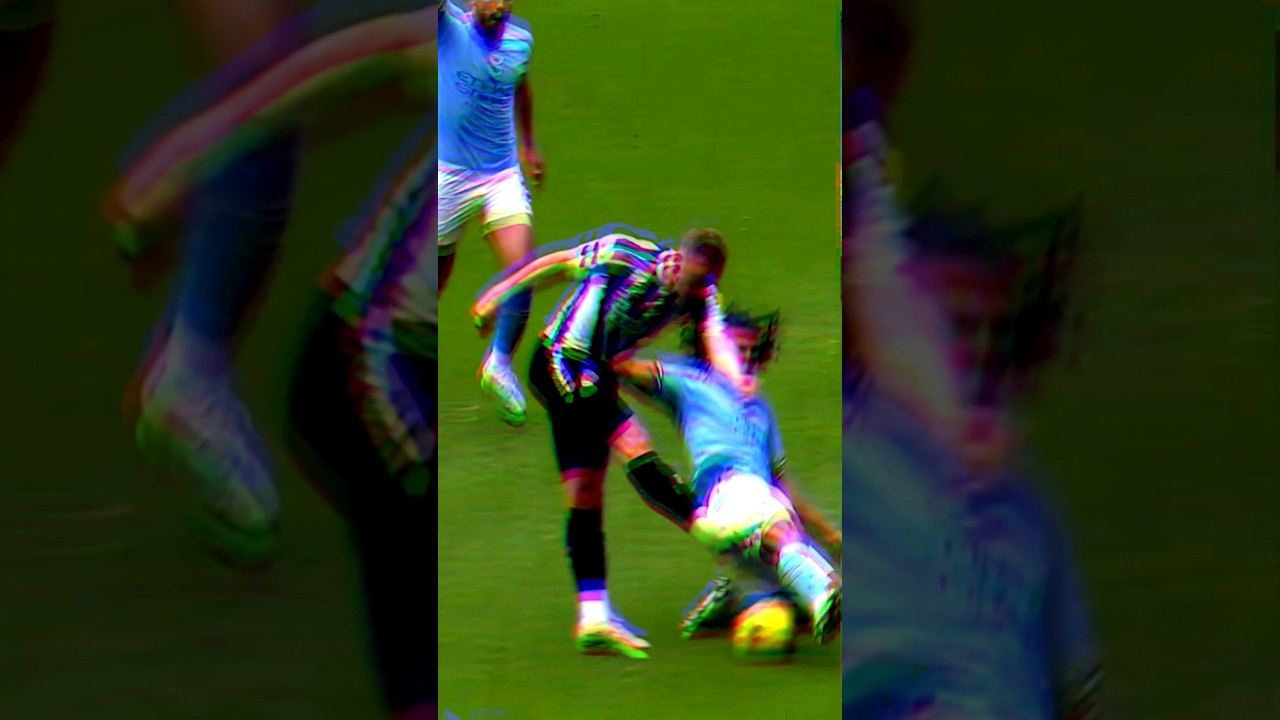 Ak&eacute; defending