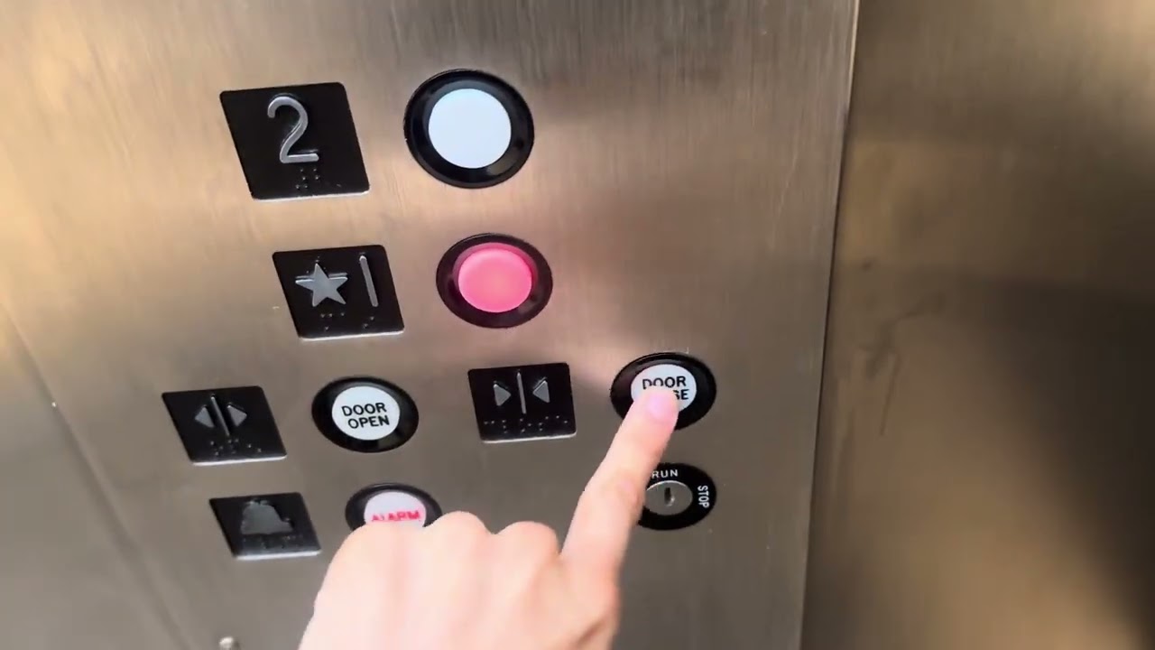 Arrow Hydraulic Elevator at ShopRite in South Plainfield, NJ