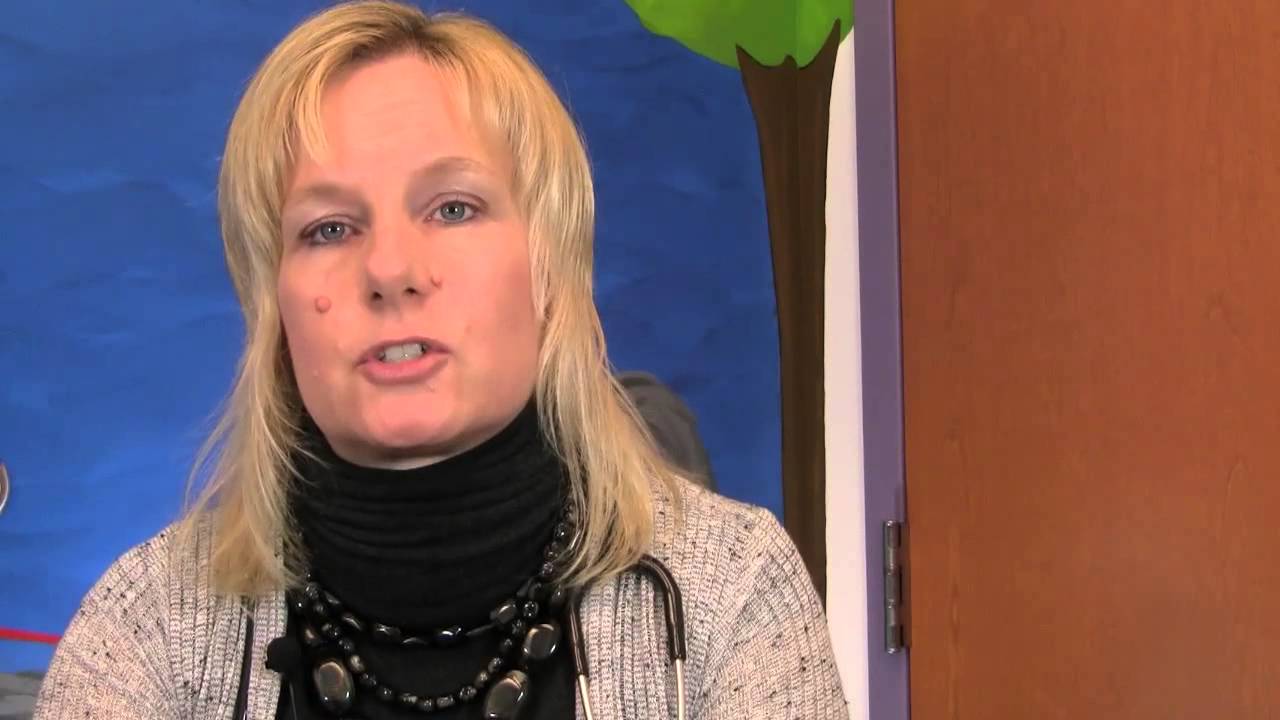 What's the best way to identify rashes in newborns?