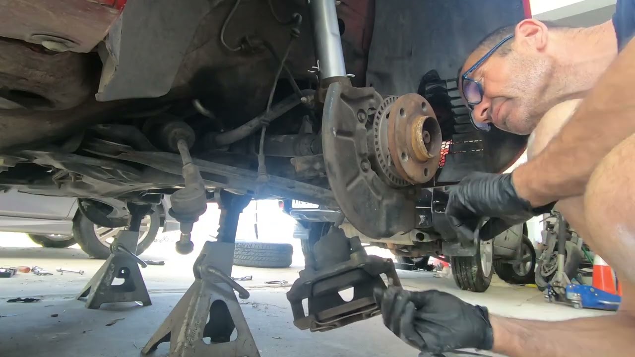 09 VW Beetle cambio de amortigfuadores delanteros; front shock absorbers change