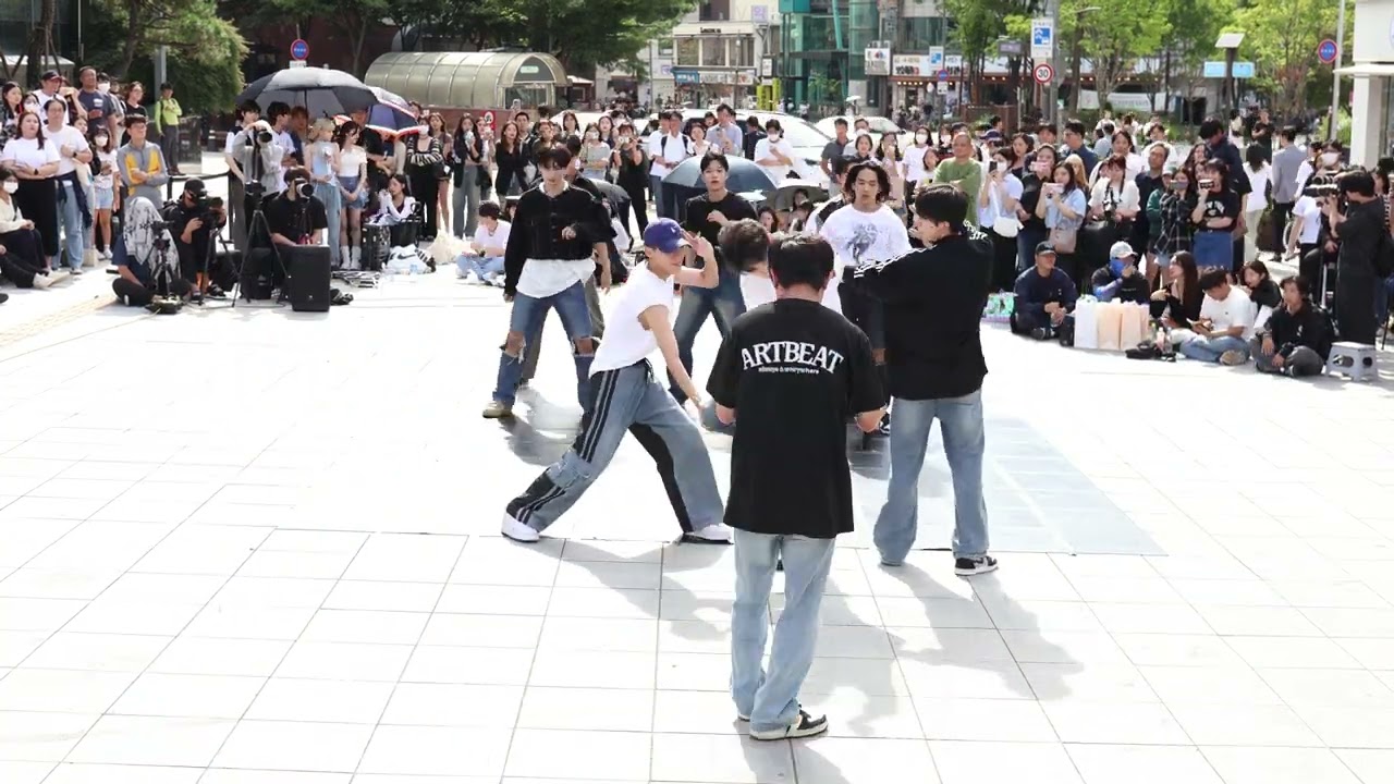 230923 ARTBEAT 아트비트 @신촌버스킹  특 S-Class  Stray Kids