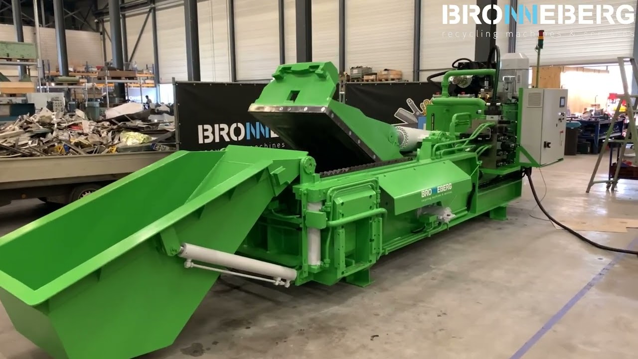 Discover the Powerful Refurbished Bronneberg Super II Metal Baler - Recycling of Scrap Made Easy!