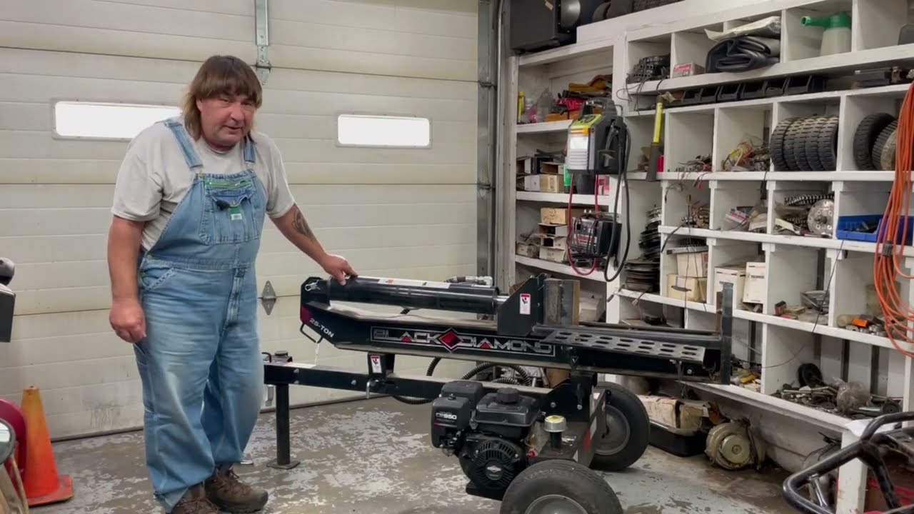 Black Diamond 25 Ton Log Splitter w/Briggs and Stratton 208cc CR950 Engine: Runs and Quits