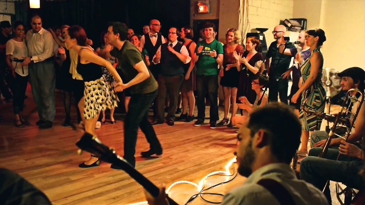 Cat's Corner - Emily Estrella and Le Bardi Mancho in Montreal