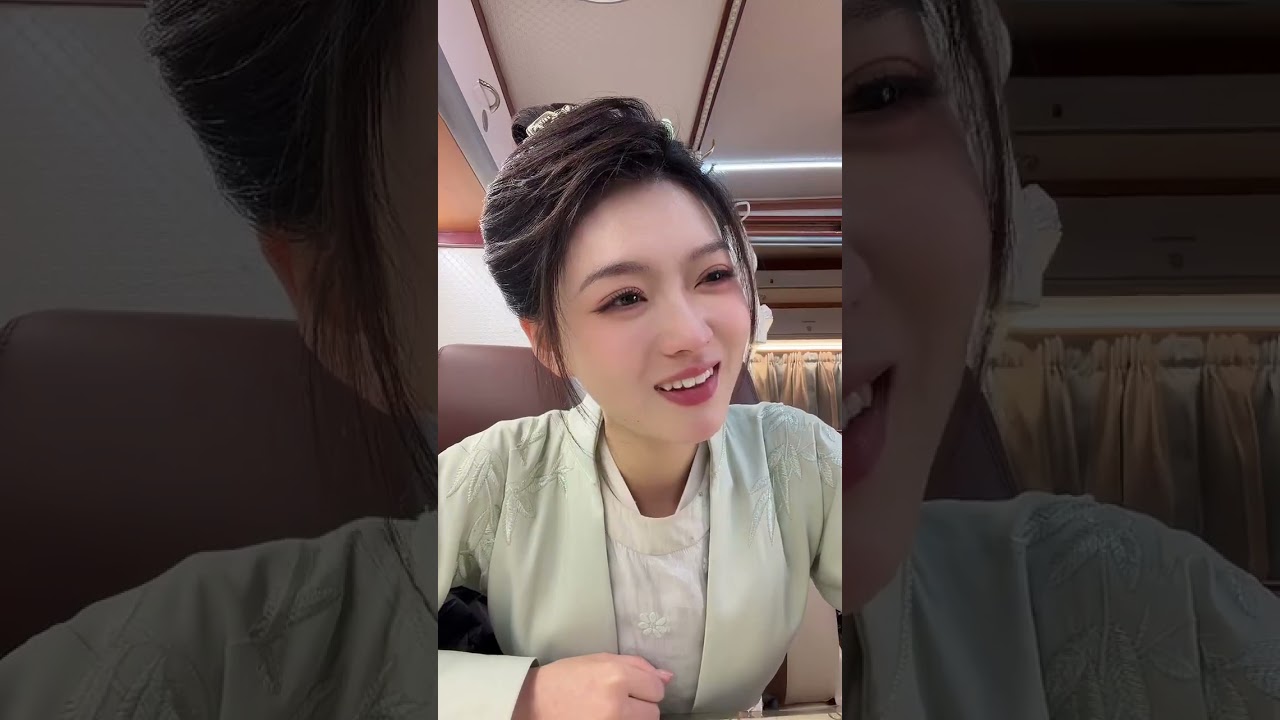 楊帆 2026年02月06日 18時40分 直播 拍戲空檔，吃晚餐