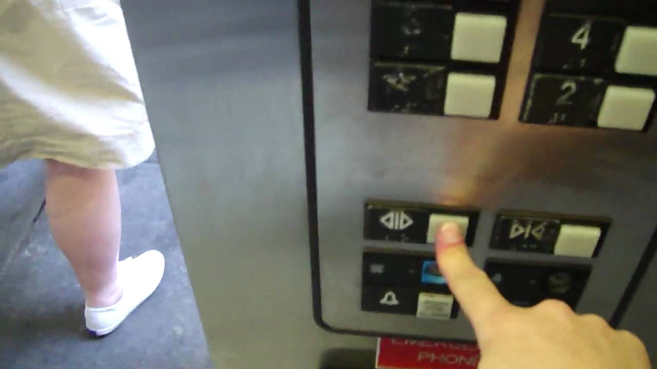 Otis Hydraulic elevator @ Visitor Center Parking Garage Charleston SC w/crapper1