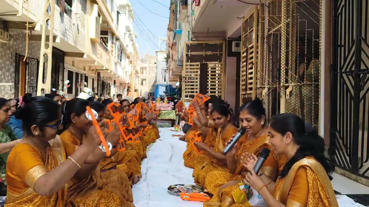  ઘમ ઘમ ઘુઘરા વાગ્યા બેની મારા 