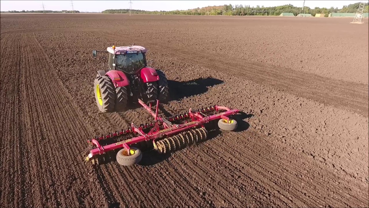 Őszi búza agrotechnikai és fajtabemutató munkaművelete