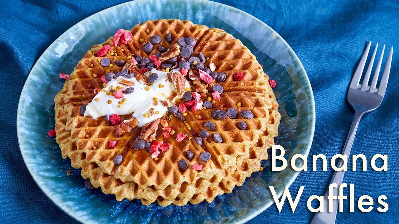 Healthy Banana Waffles | In Carina's Kitchen