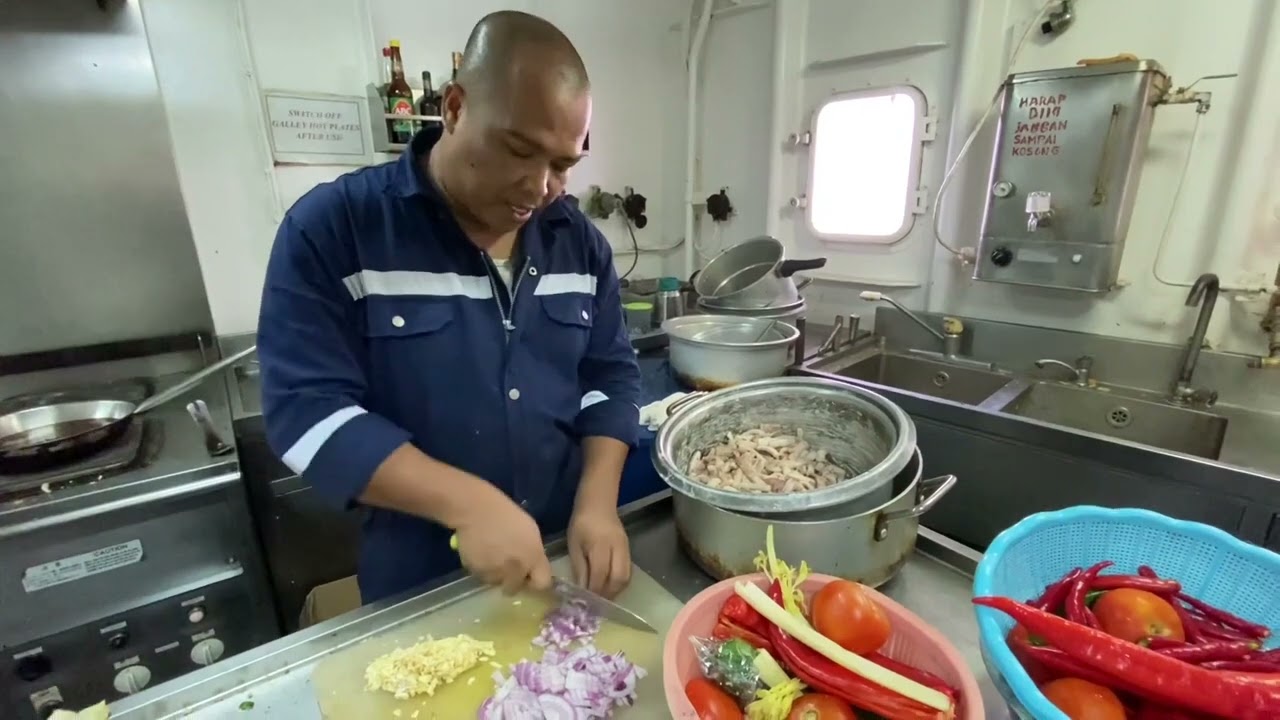 Gangguin Pak Koki Memasak II Jam Kerja Koki Dan Sertifikat Yang Harus Ada