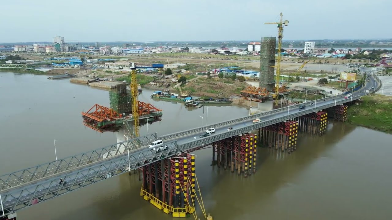 Cable-stayed bridge connecting Russey Keo and Chroy Changva