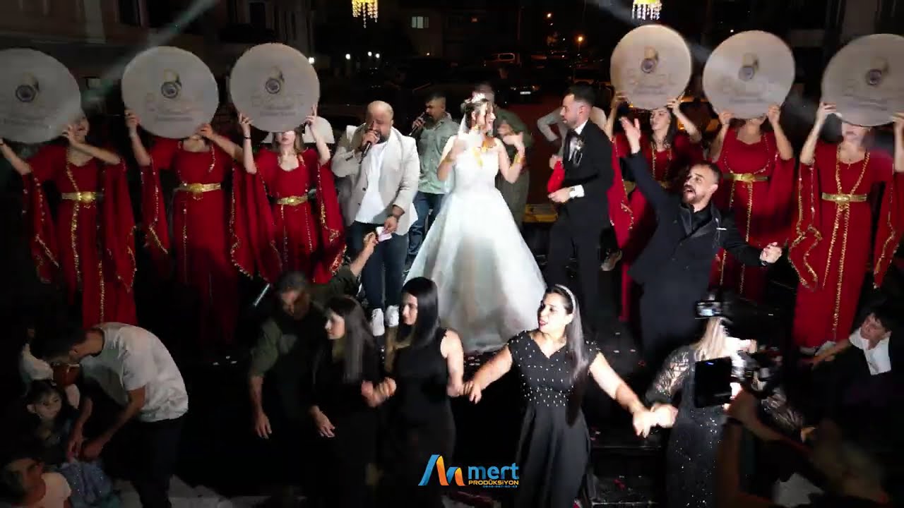 MERT PRODÜKSİYON  Avcı Ve Güngör Ailesinin Düğün Töreni \ Murat Ve Naz 