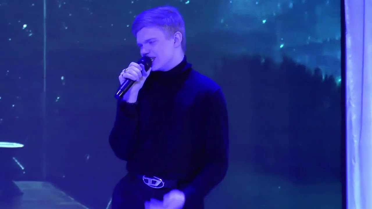 Дмитрий Мельников. 1 мая 2024. Шегарка. Выступление на отчетном концерте 