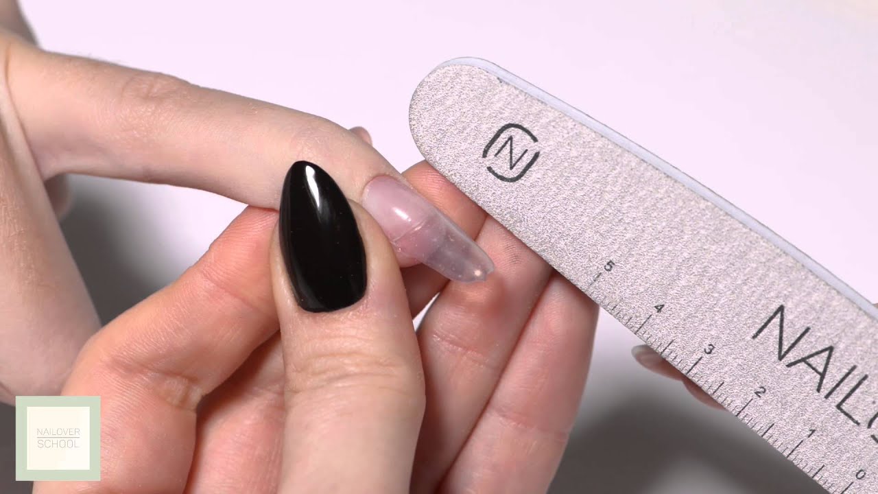 Nailover School - Step by step unghia a mandorla con decoro 3d