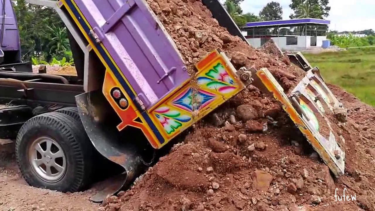 รถหกล้อดั้มดิน ดั้มกันรัวๆครับ 6 wheels Dump Trucks