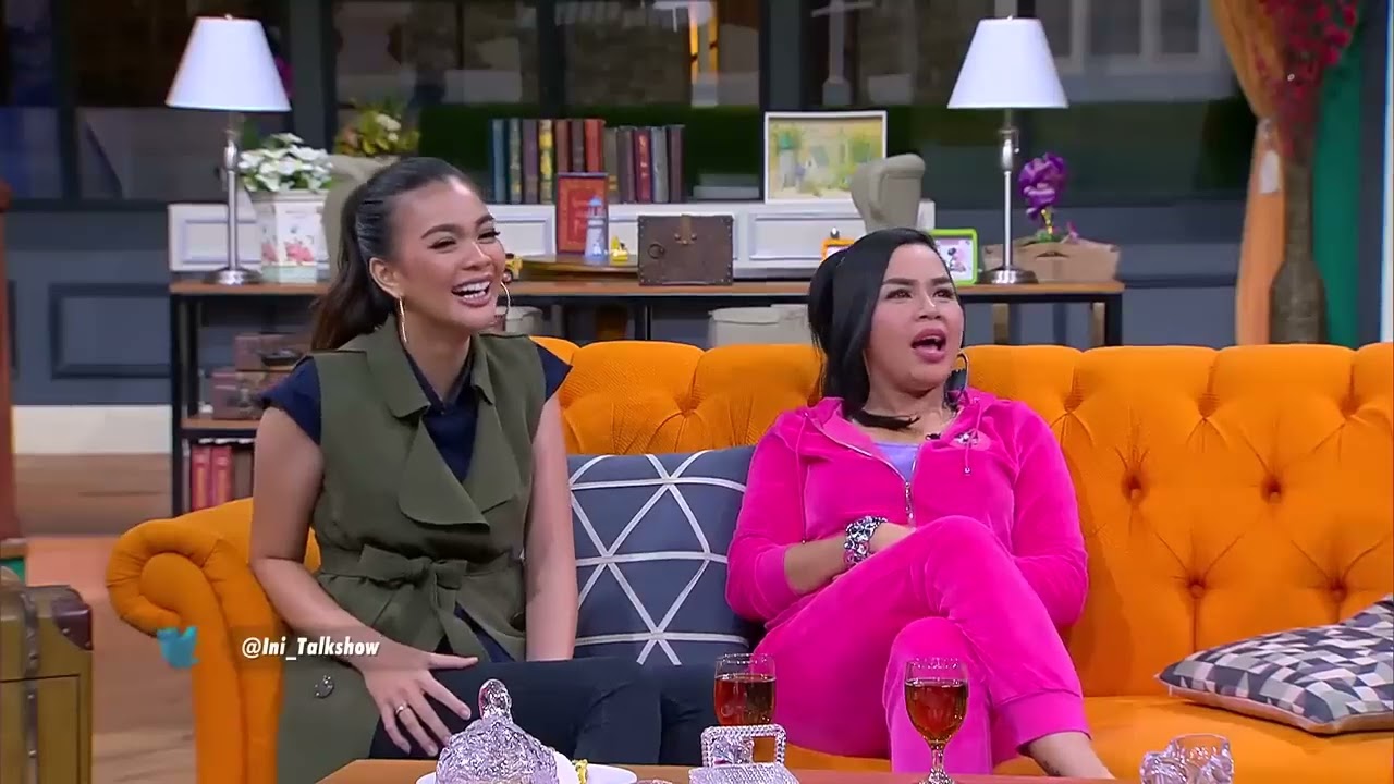 Nunung Ga Kuat Nahan Tawa Liat Sule Main Gendang