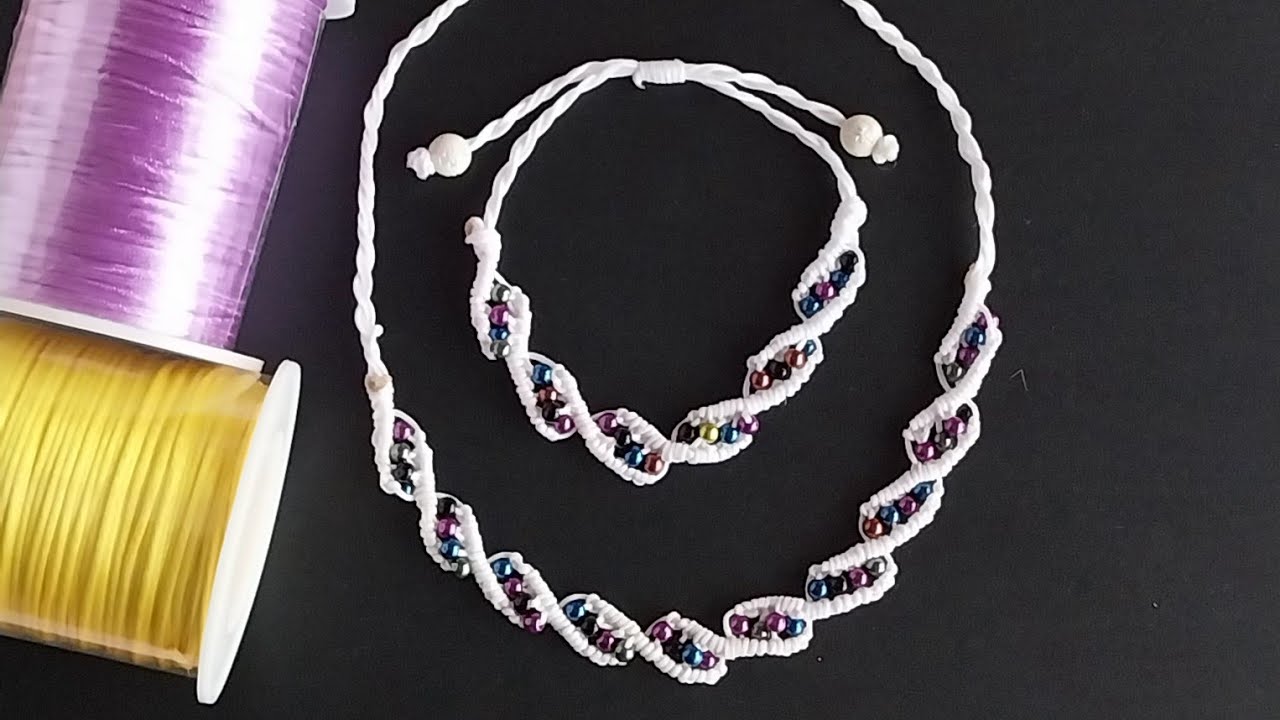 PULSERA Y GARGANTILLA BLANCAS CON NUDO MACRAME