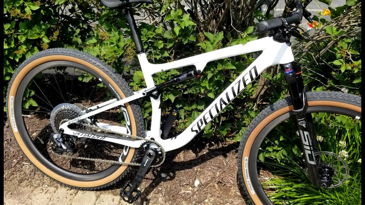 New 2021 Specialized Epic! Specialized Epic Pro 2021 unboxing and build.