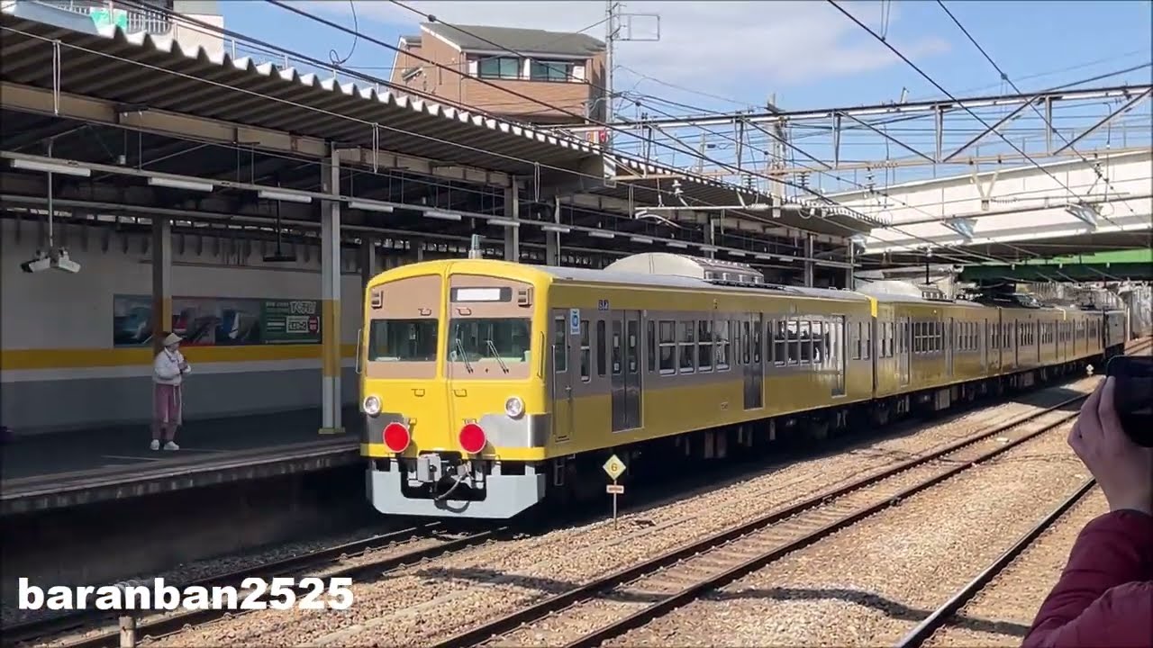 EF65-2083号機＋西武鉄道 新101系1245編成ツートンカラー　西武多摩川線車両交換（送り込み）甲種が新秋津駅を通過 2026.3.7