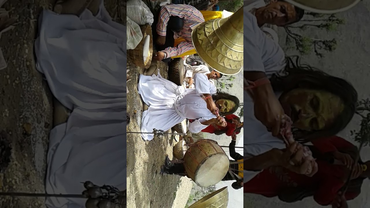 Bada dev sharihni Hdimba gur bhog lgate hue....