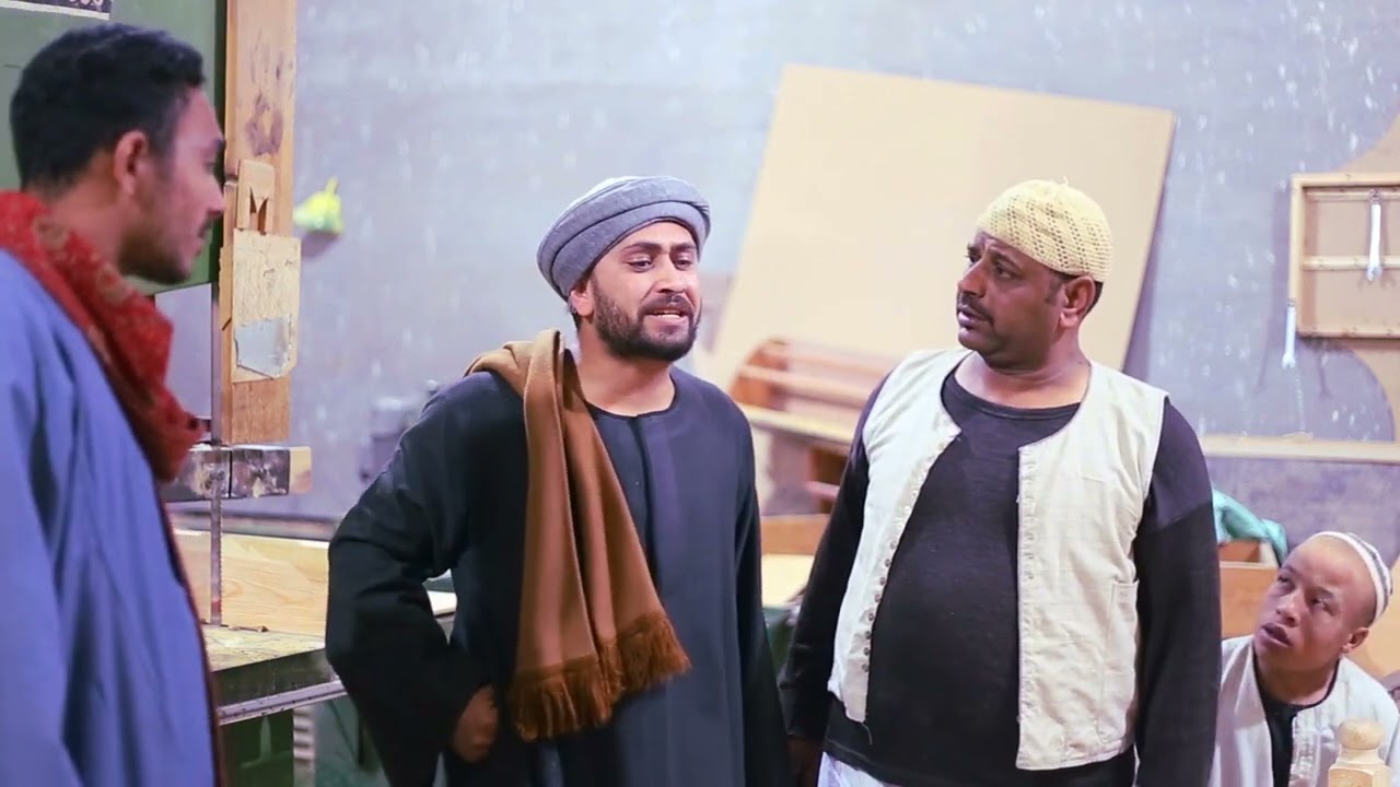 الحاج عقبي هيجوز ولده رايح يشتري عفشه 😁😂 هتموت من الضحك 😁😂