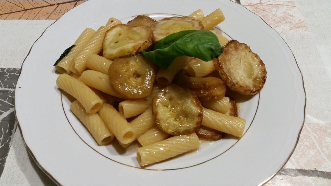 PASTA CON ZUCCHINE , PAISTA CA CUCUZZA