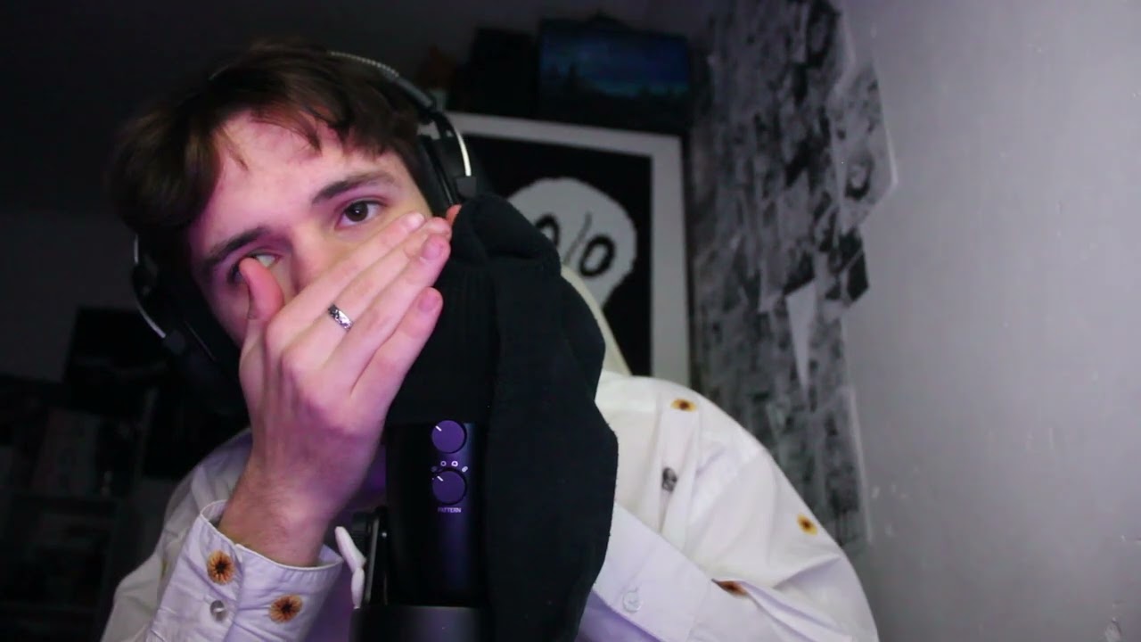 French ASMR. Massage crânien (avec micro chaussette)