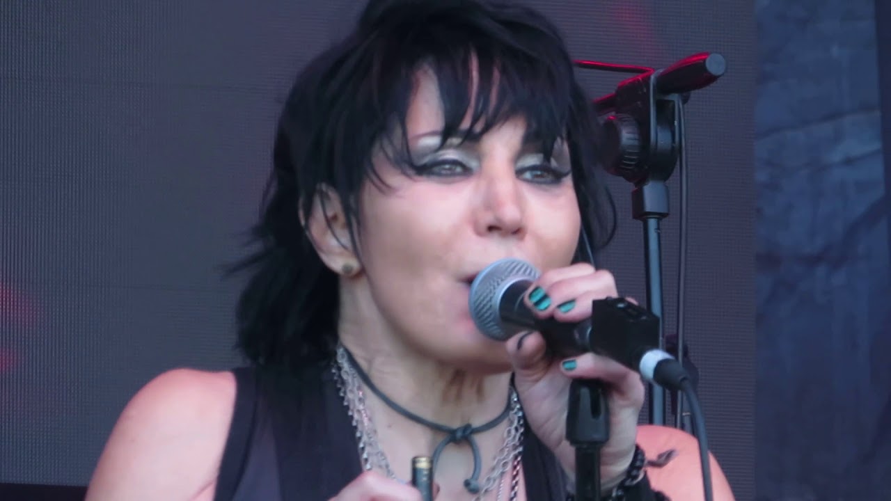 Joan Jett - Crimson And Clover (live in Melbourne 20 Jan 2019)