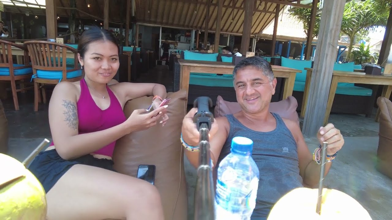 Dating in Bali as a Foreigner 🇮🇩 | Tinder Experience with Local Girl