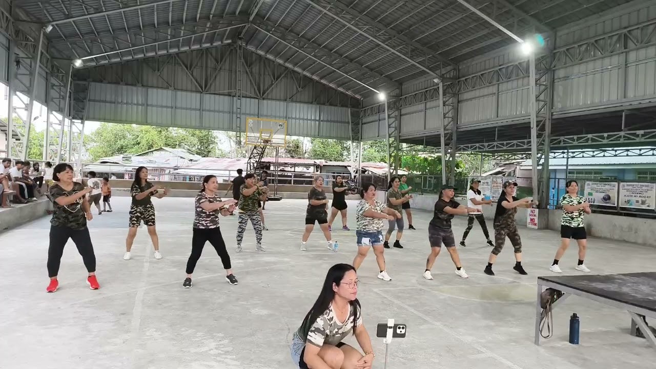 Ay nakuh sissyyy panay mo nalang inaayos video mo haha Zumba dance samal Bataan