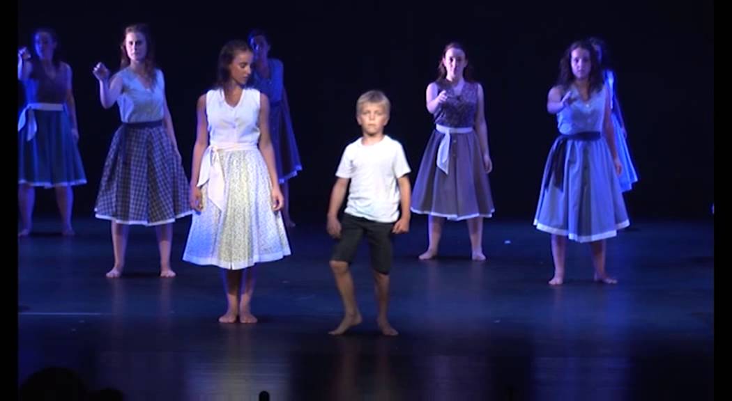 OINKARI & HIKA TEATROA & PELLO RAMIREZ - Itsasoaren Emazteak (CD-DVD berriaren trailerra)