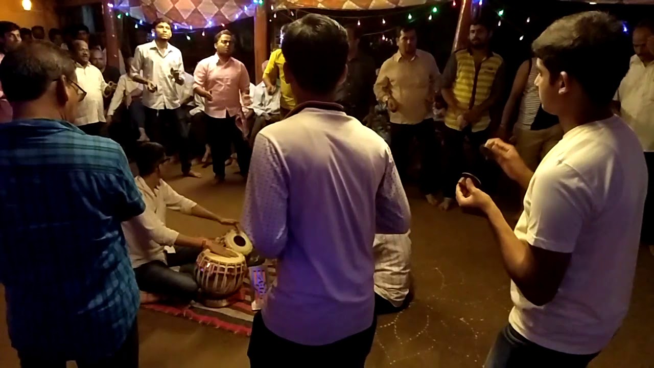 तुरळ कडवई येथील करकरे कुटुंबातील गोपालकृष्ण उत्सवातील भोवरा