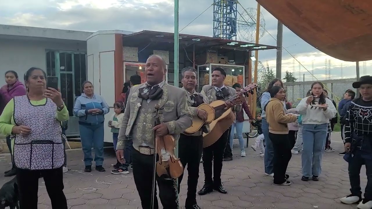 Mariachi santa Cecilia kukin Bicycle Races familia Melin Perez