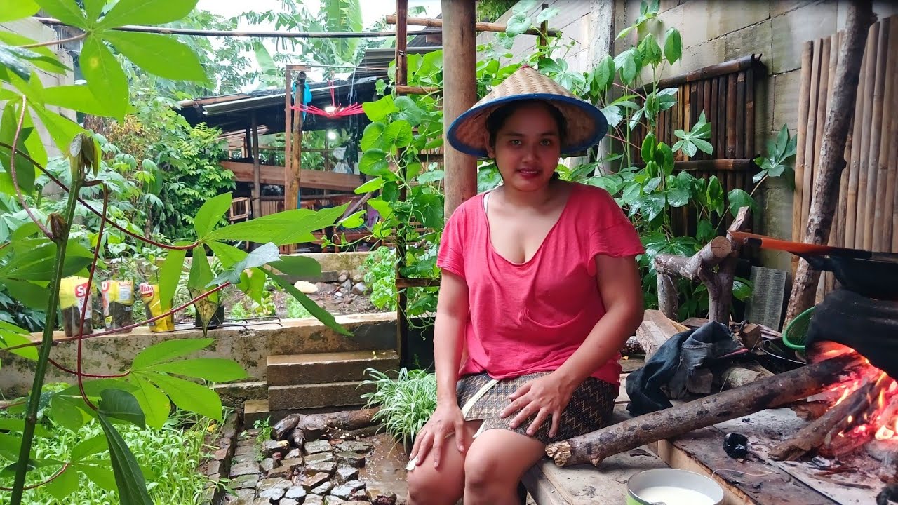 VILLAGE COOKING: STEWED LAMB, FRIED PINDANG, AND FRIED BANANA