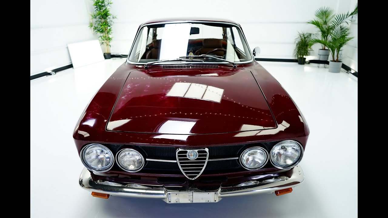 From JUNK to SHOWROOM in 57hours! 1969 Alfa Romeo Giulia GT Veloce 50+years old single stage paint!